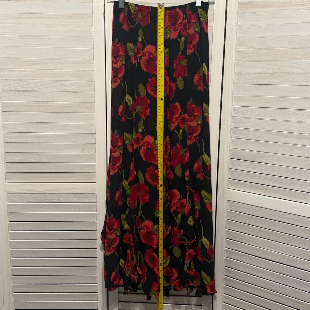 Vintage Anna-Bella Red and Black Floral Skirt. Size Medium - Picture 6 of 7